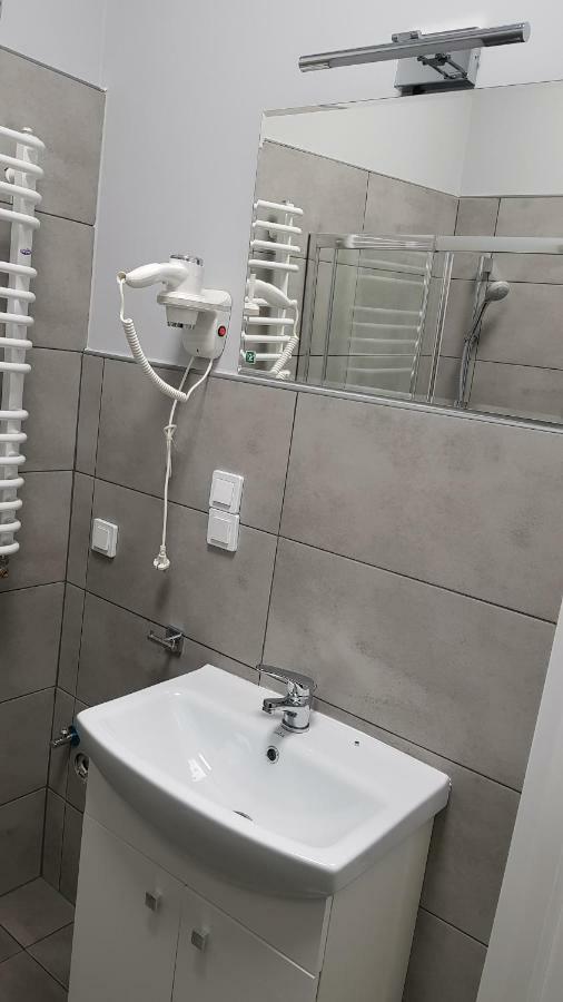 Apartament Nr 15 - 2 Pokoje Z Prywatnymi Lazienkami Centrum Poznań Extérieur photo